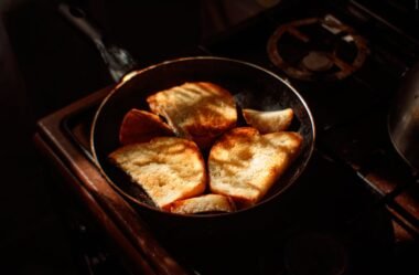 Qual melhor frigideira antiaderente ou cerâmica